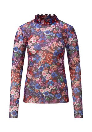 Langemouw bloes met een hoge gerimpelde hals; heeft een levendig patroon van blauwe, roze en rode bloemen op een doorschijnende paarse achtergrond.