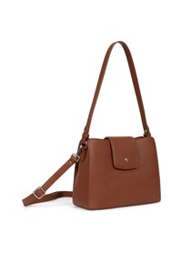 Brązowa skórzana torba na ramię o teksturowanym wykończeniu, prostokątnym kształcie, z klapką oraz regulowanym paskiem. Posiada srebrne akcenty metalowe.