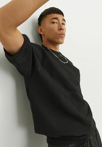 Jack & Jones MIT RUNDHALS - T-shirts basic - black