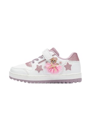Sneaker bianca per bambini con stelle glitter rosa, decorazione di orsetto rosa con tutù, chiusura in velcro e dettagli rosa sulla suola.