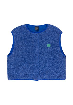 Blaue Fleece-Weste mit strukturiertem Oberfläche, Rundhals, ärmellosem Design, Druckknopfverschluss vorne und einem kleinen grünen Logo-Patch.