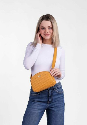 CAIRA E MUSTARD - Cross body bag - amber