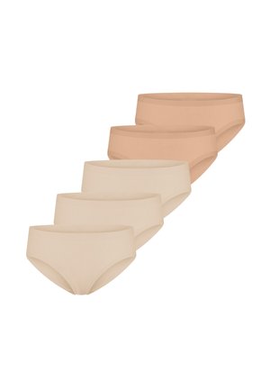 Fem sømløse dameundertøj i varierende beige og lysebrune nuancer, arrangeret diagonalt på en hvid baggrund.