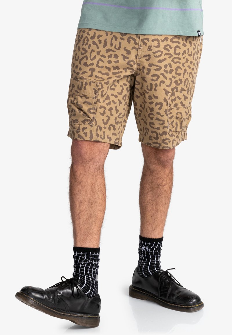Element Shorts - cheetos/brown - Zalando.de