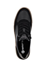 Schwarze Sneaker mit Obermaterial aus Leder und Synthetik, runder Zehenform, Schnürung, seitlichem Reißverschluss und kontrastierender Gummisohle. Mit Branding auf Zunge und Innensohle.