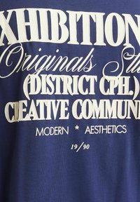 Jack & Jones JORROXBURY TYPE TEE CREW NECK - Apdrukāts T-krekls - ocean cavern