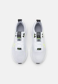 Nike Performance INTERACT RUN - Trail running shoes - white/volt/wolf grey/black