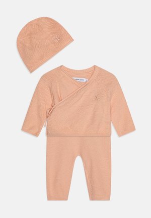 NEWBORN GIFTPACK UNISEX - Lue - pink sand