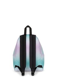 Zaino con design degradé viola e verde acqua, spallacci neri imbottiti e manico superiore; materiale liscio, due tasche laterali.