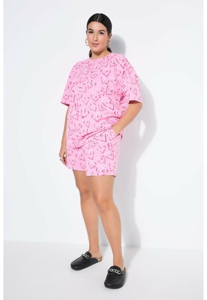TWO-PIECE HEART PATTERN SET - Conjunto de pijama - pink