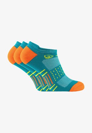 Drie paar enkelsokken in turkoois met oranje hak en teen. Kenmerken zijn gele en oranje strepen en textuurpatronen voor grip.