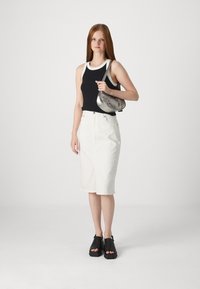 GAP MOD RIB HALTER CROP - Débardeur - black/white