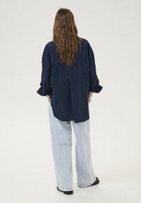 Thumbnail Image 3