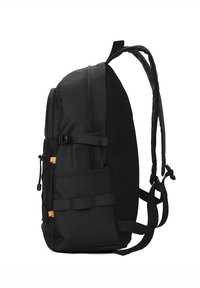 Zaino nero con design imbottito, schienale in tessuto a rete, molteplici scomparti con cerniera, spallacci regolabili e dettagli gialli.