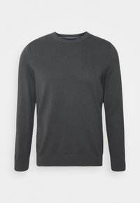 Dunkelgrauer Pullover mit Rundhalsausschnitt, langen Ärmeln, gerippten Bündchen und Saum sowie einem kleinen Logo auf der linken Brust. Weiche Textur.