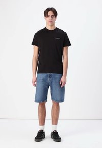 Thumbnail Image 2