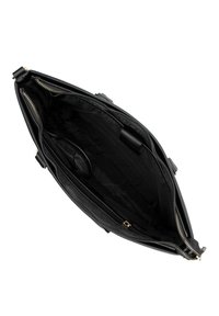 Schwarze Lederhandtasche mit einem Reißverschluss oben. Das Innere verfügt über mehrere Fächer, eine glatte Textur und dezente Branding-Elemente. Akzente in Goldfarbe.