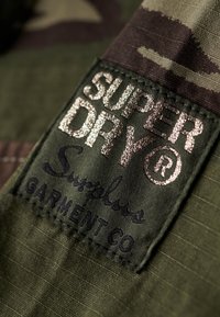 Superdry & Co Lichte jas - mottled olive