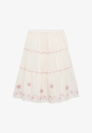 Witte katoenen rok met elastische tailleband, versierd met geborduurde roze bloemenelementen en horizontale lagen voor extra textuur.