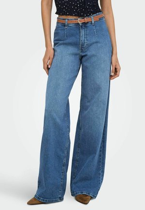 ONLY JEANS MIT WEITEM BEIN ONLMADISON HOHE TAILLE WEITER BEINSCHNITT JEANS - Wide Leg - medium blue denim