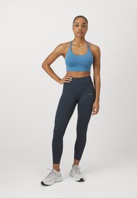 ICANIWILL DEFINE SEAMLESS BRA - Sujetadores deportivos con sujeción media - light teal