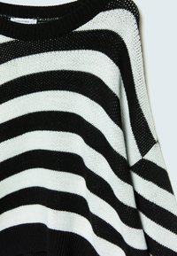Stradivarius Neule - white