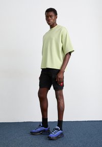Thumbnail Image 4