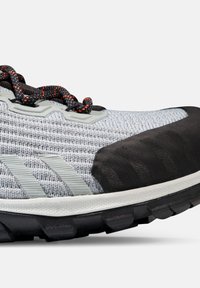 Mammut ULTIMATE PRO LOW GORE TEX WOMEN - Pantofi drumeție - ice gray black