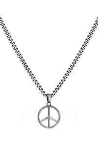 Sillver kedjehalsband med ett fredstecken hänge; har en strukturerad design och en rund form, som reflekterar en polerad metallfinish.
