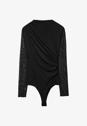 Zwarte body met lange doorzichtige mouwen, gedrapeerd materiaal aan de voorkant en een aansluitende onderkant. Gladde textuur met een figuurvormende silhouet.
