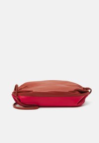 Non selezionato, brick red/red