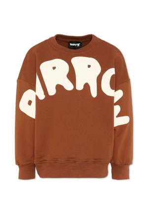 Felpa girocollo marrone con grandi lettere astratte bianche su fronte e maniche, polsini e orlo a costine.