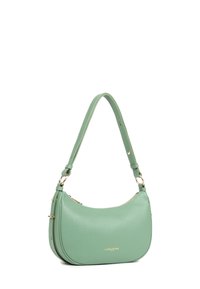 Borsa a spalla verde in pelle con forma curva, dettagli in metallo dorato e chiusura a zip. Tracolla regolabile per opzioni di trasporto versatili.