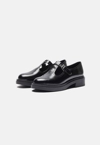 Zign Studio Slip-ons - black