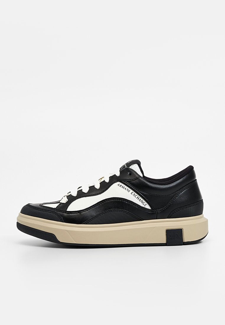 Armani Exchange Sneakers laag zwart Armani Exchange Sneakers laag zwart