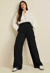 Next SMART BELTED WIDE LEG - Reisitaskuhousut - black
