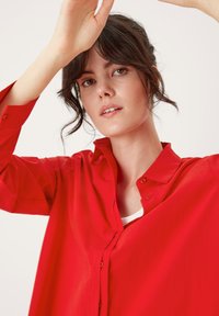s.Oliver LOOSE FIT - Overhemdblouse - chilirot