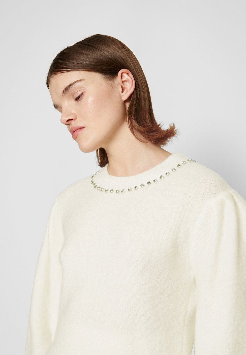 Damen Kleider | Cinq à Sept DARA SWEATER Strickpullover ivory/offwhite - GU09649 Damen Kleider | Cinq à Sept DARA SWEATER Strickpullover ivory/offwhite - GU09649