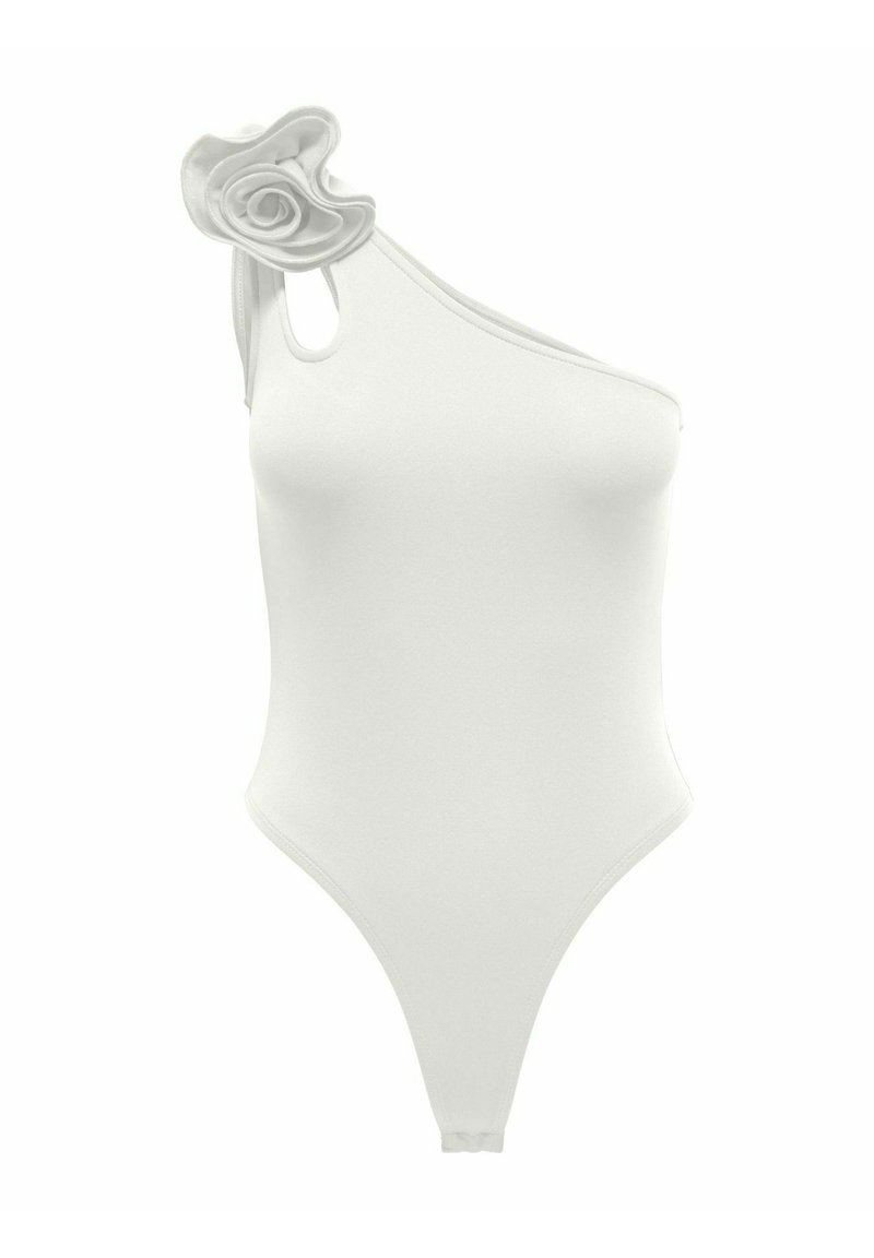 Costume da bagno bianco a spalla unica con un accento floreale testurizzato sulla spalla, caratterizzato da una finitura liscia e un design a gamba alta.