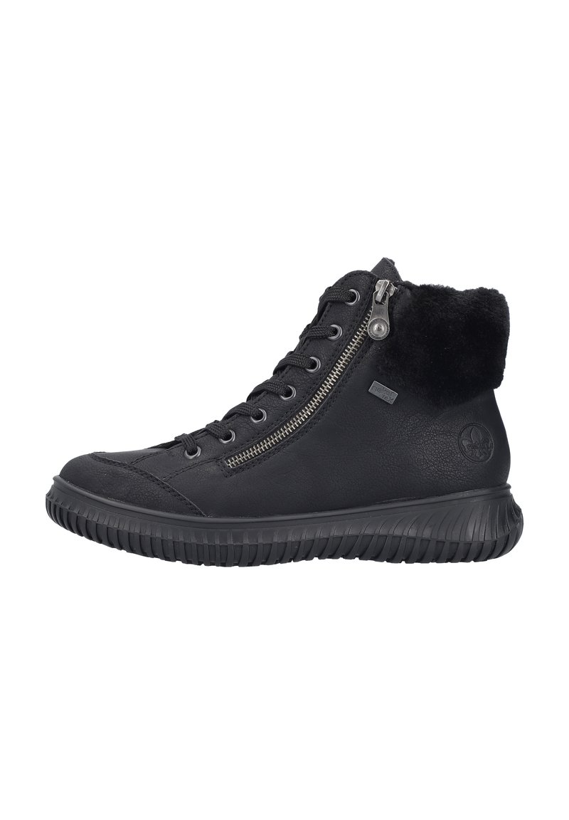 Baskets montantes noires avec un laçage à l'avant, fermeture éclair sur le côté, col en fausse fourrure, semelle en caoutchouc texturé et tige en cuir lisse.