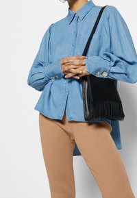 Mother of Pearl Blus - blue denim