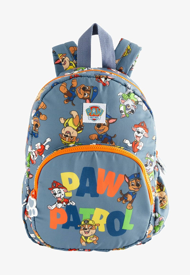 Paw Patrol rygsæk i blåt stof, med farverige karaktertryk, orange lynlåse og polstrede skulderstropper. Kompakt design.