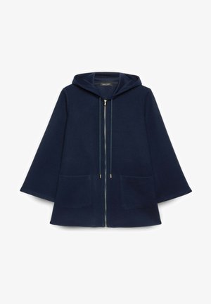 Giacca con cappuccio color navy con zip frontale, due tasche anteriori e vestibilità comoda. Realizzata in materiale morbido con una texture liscia.