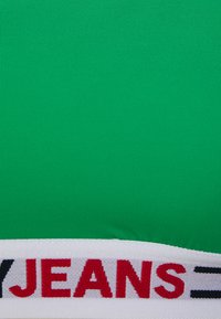 Tommy Hilfiger BRALETTE - Parte de cima de biquíni - primary green
