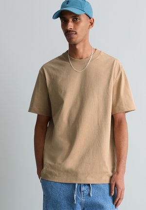 AUS MITTELSCHWEREM - T-Shirt basic - frosty sand