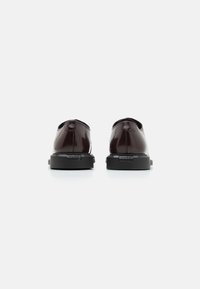 HUGO GRYFF - Derbies & Richelieus - dark red