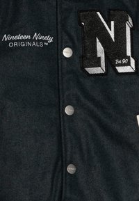 Jack & Jones Junior JORCARTER VARSITY JNR - Giubbotto Bomber - forest river