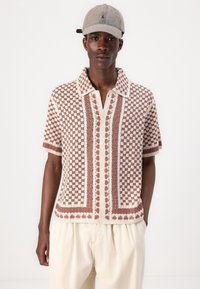 Abercrombie & Fitch Crochet-Style Border Stripe Button-Through Sweater Polo - Button down-skjorte - nutmeg/oatmeal
