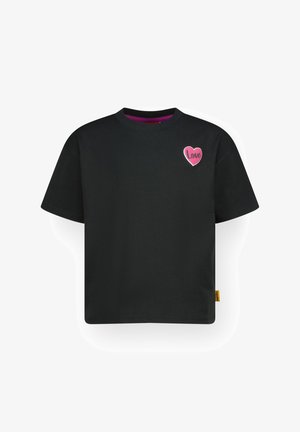 Czarny bawełniany T-shirt z krótkimi rękawami, okrągłym dekoltem i różową naszywką w kształcie serca z napisem "Love" po lewej stronie klatki piersiowej. Żółta metka z boku.