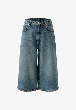 Denim culottes in middelblauw. Heeft een hoge taille, sluiting met een knop aan de voorkant en twee zijzakken. De stof heeft een gladde, licht vervaagde textuur.